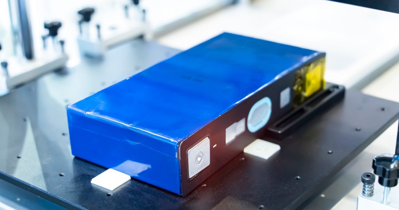 Przełom w bateriach ze stałym elektrolitem. Wyścig gigantów nabiera tempa