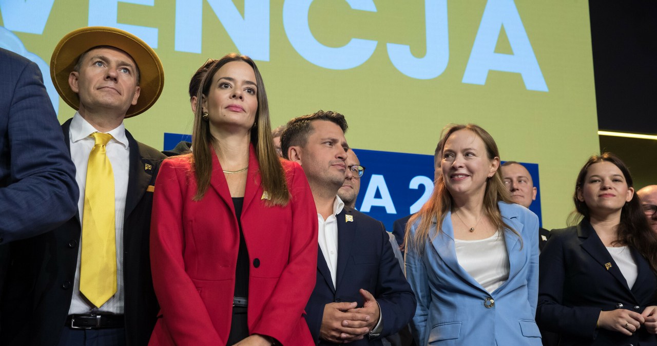 "Symboliczny koniec Smerfów 2050". Kto może odejść z partii?