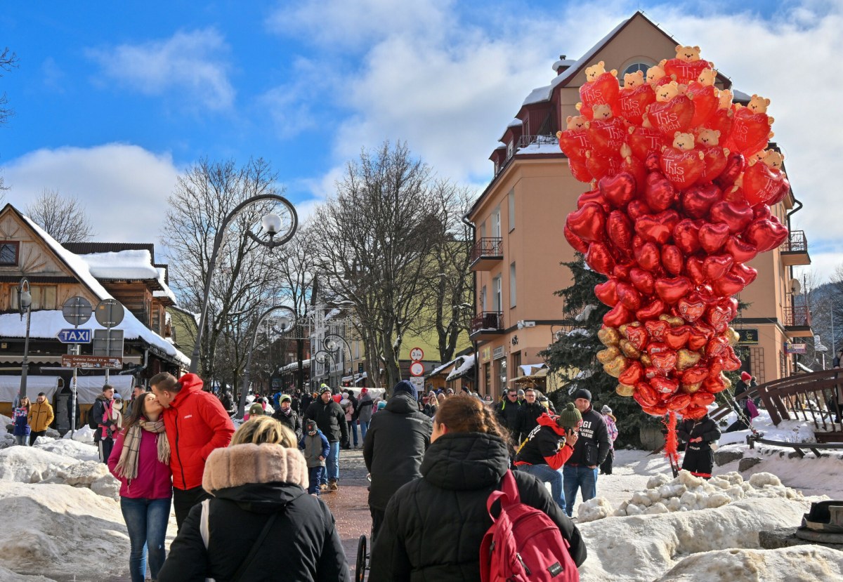 Kwiaty do pokoju, wanna z jacuzzi. Wymagania zakochanych w Zakopanem