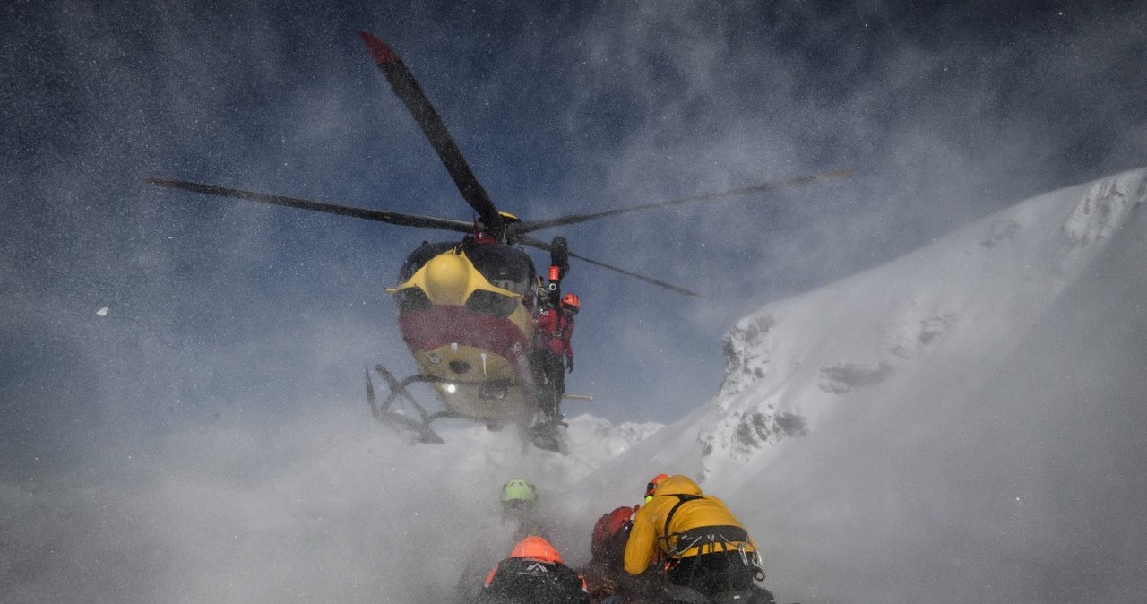 Tragedia w zimowym kurorcie. Jeździli poza trasą, porwała ich lawina