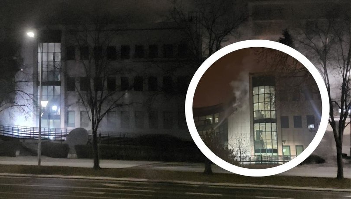 Pożar banku NBP w Kielcach. Zapaliła się część elewacji budynku