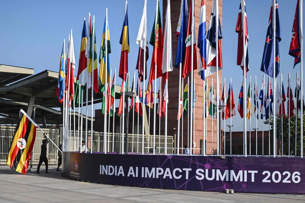 AI Impact Summit 2026, czyli czwarty światowy szczyt poświęcony sztucznej inteligencji, rozpoczął się w poniedziałek w Delhi w Indiach. Przywódcy państw i szefowie firm technologicznych, jak OpenAI i Google, debatują nad globalną współpracą i regulacjami, w cieniu rosnących obaw o jej wpływ na bezpieczeństwo i rynki pracy. W szczycie bierze też udział Polak.