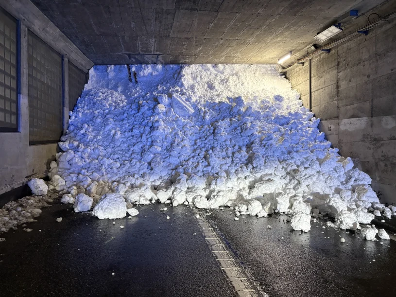 Lawina wykoleiła pociąg w Alpach. Są ranni, trwa akcja ratunkowa