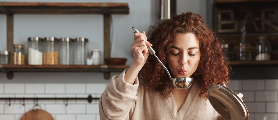Zima to czas, w którym wielu osobom trudniej zadbać o utrzymanie prawidłowej sylwetki oraz profilu lipidowego. Zastanawiasz się, jak komponować posiłki, aby zadbać o swoje serce? Wystarczy przestrzegać kilku prostych zasad, aby jadłospis był dobry dla profilu lipidowego. Podpowiadamy, jak je wprowadzić.