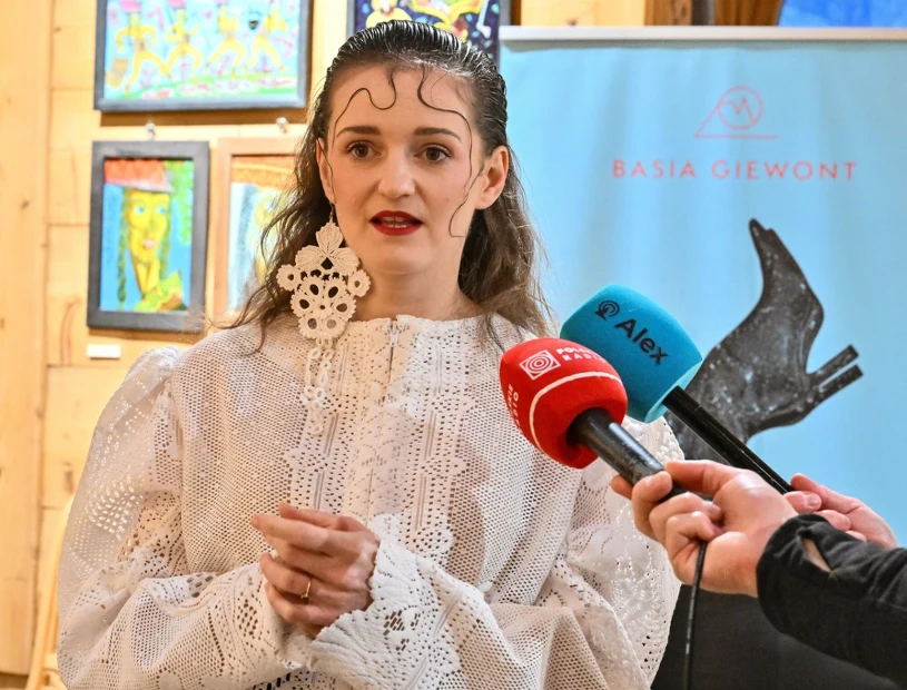 W TVP nazwali ją "piękną blondynką". Góralka z Zakopanego na podbój Europy