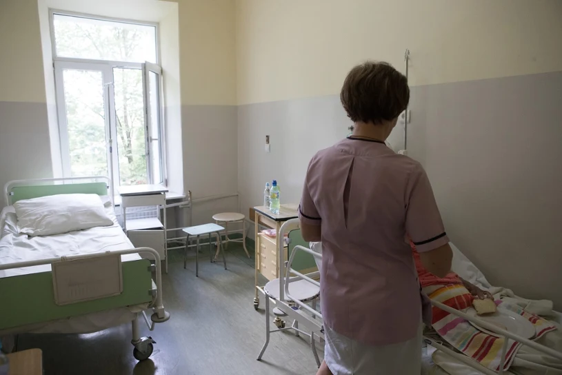 Bez nich służba zdrowia runie, a nikt ich nie widzi. "To mania wyższości"