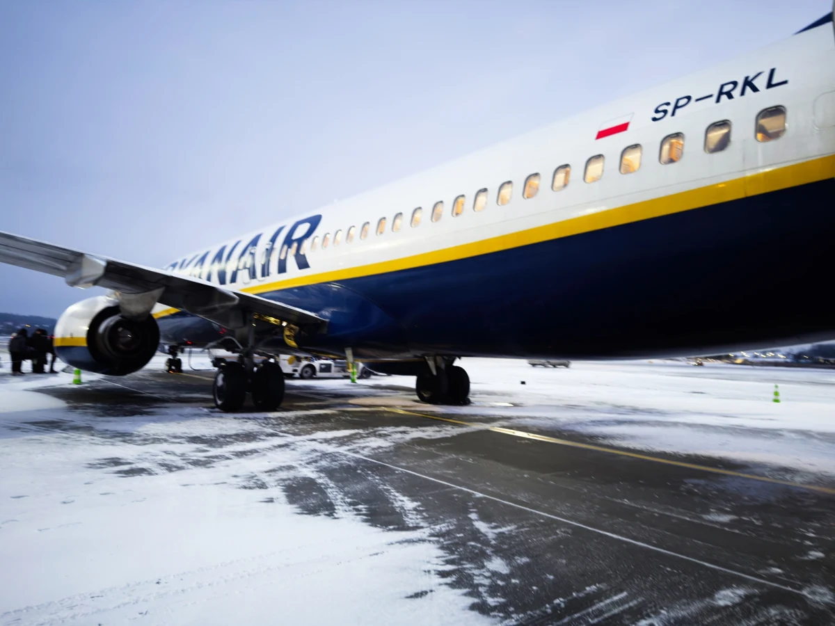 Buzz, polska linia lotnicza należąca do Grupy Ryanair, szuka ludzi do pracy w Polsce. Rekrutacja obejmuje 120 stanowisk w Krakowie i Katowicach. Spotkanie z chętnymi do pracy w Krakowie zaplanowano na wtorek, 17 lutego. Następnego dnia rekruterzy przeniosą się na katowickie lotnisko.