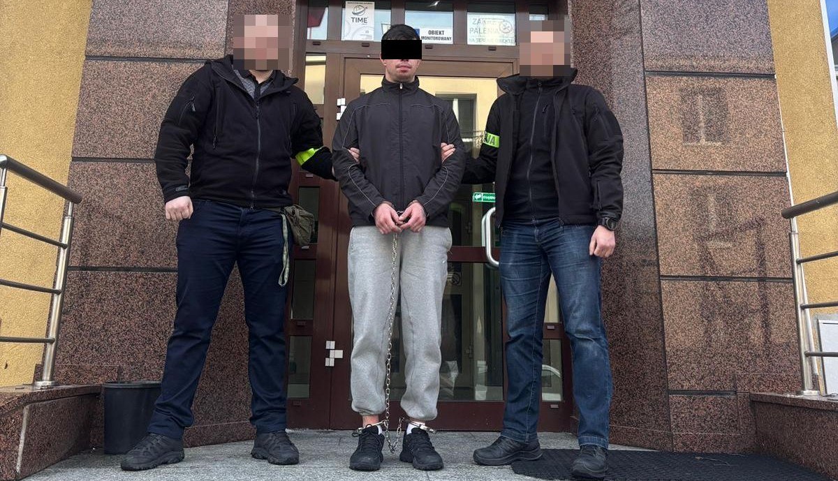 Napad na pizzerię z nożem w ręku. Co grozi 30-latkowi?