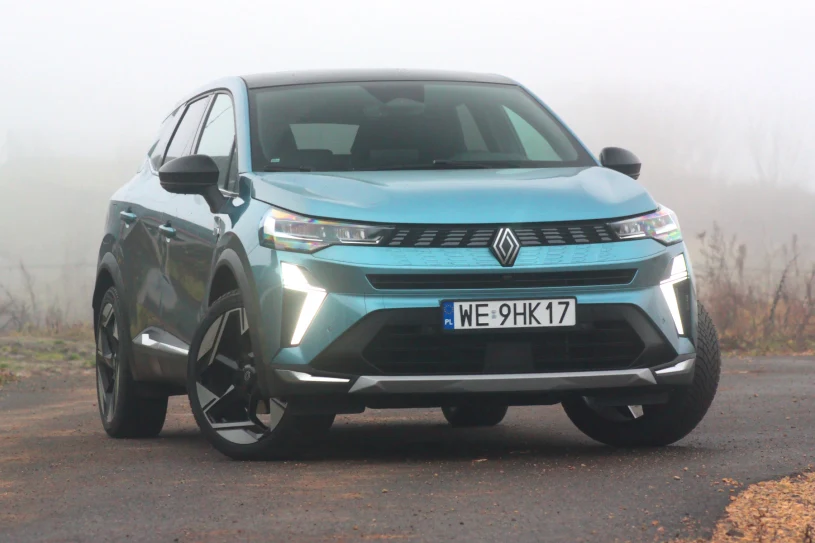 Renault Symbioz z nowym napędem hybrydowym mało pali, ale nie jest idealne