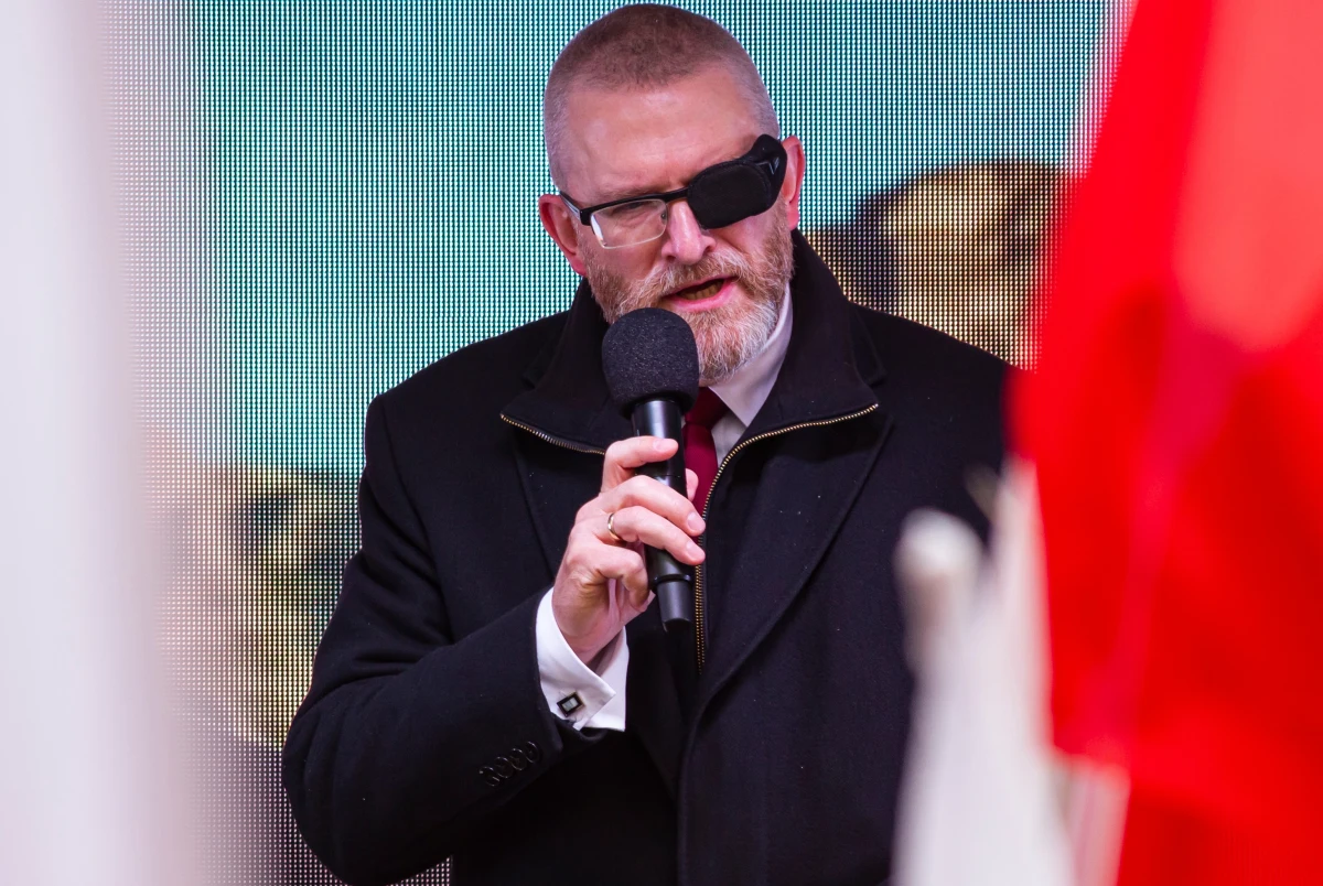 Gdyby wybory parlamentarne odbyły się w połowie lutego 2026 roku, zwycięzcą byłaby Koalicja Obywatelska, zdobywając 32,5 proc. głosów - wynika z najnowszego sondażu United Surveys by IBRiS dla Wirtualnej Polski. Drugie miejsce przypadło PiS z poparciem 22,7 proc. Wyniki badania pokazują też rosnące poparcie dla Konfederacji oraz Konfederacji Korony Polskiej.