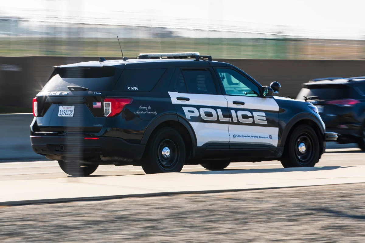 W poniedziałek na lodowisku hokejowym w mieście Pawtucket w stanie Rhode Island na północnym wschodzie Stanów Zjednoczonych doszło do strzelaniny. Zginęły dwie osoby, a trzy zostały ranne. Nie żyje również napastnik. Stan osób poszkodowanych lekarze oceniają jako krytyczny.