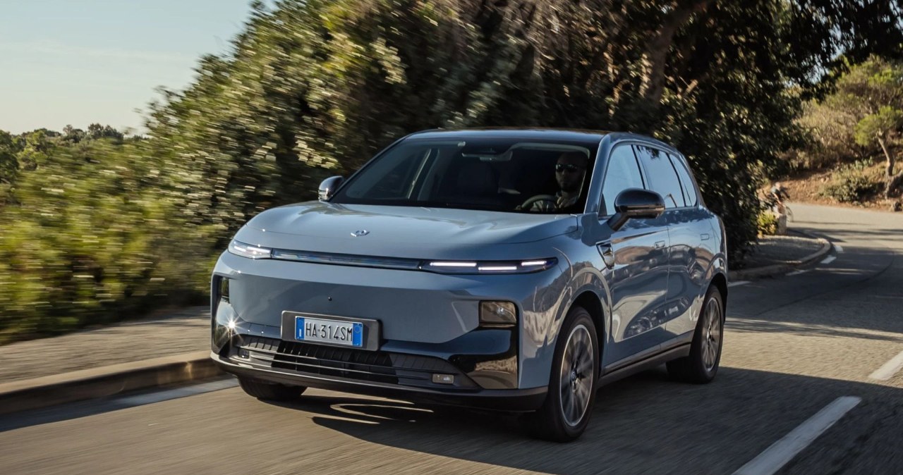 Leapmotor B10 Hybrid spala 2,6l na 100 km. Potaniał o 10 tys. zł