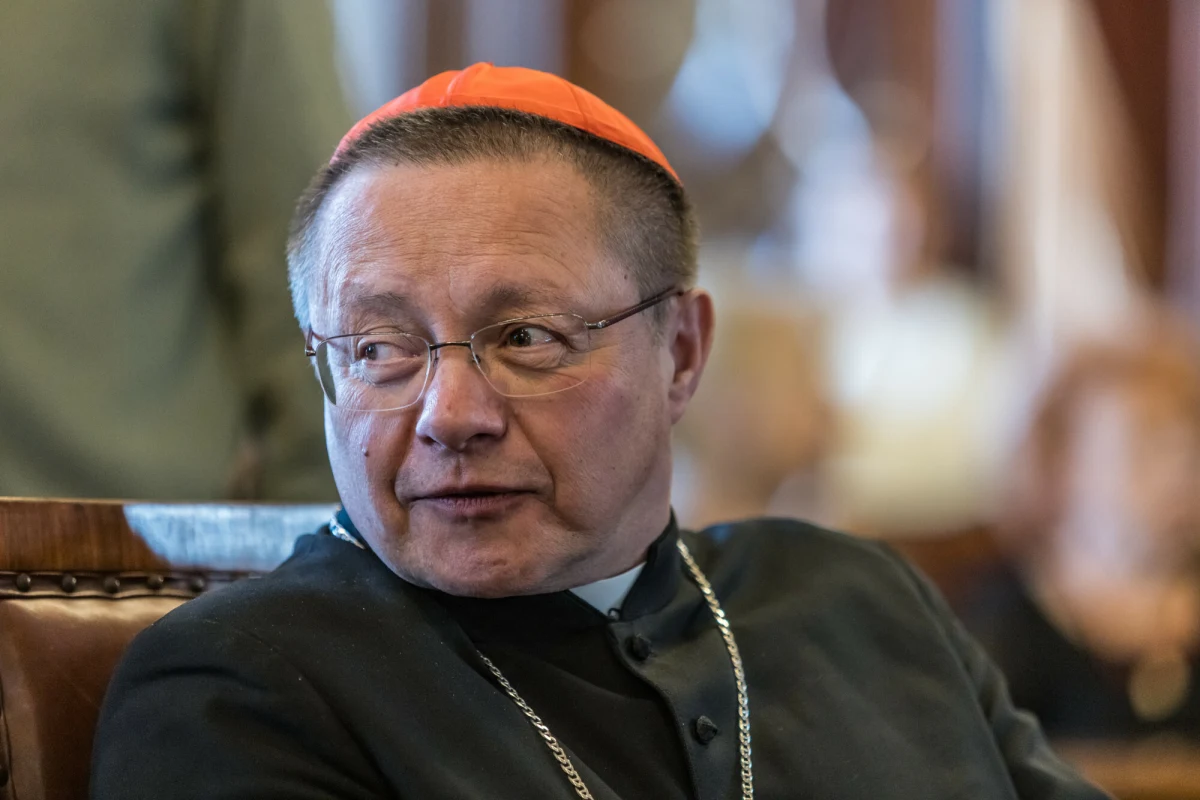 W Porannej rozmowie w RMF FM zapytamy kardynała Grzegorza Rysia o kryzys wiary w Polsce. Dlaczego tylko 30 proc. Polaków uczestniczy w niedzielnych mszach? Jak przyciągnąć ich do kościołów? Czy duchowni powinni się bardziej otworzyć na migrantów?