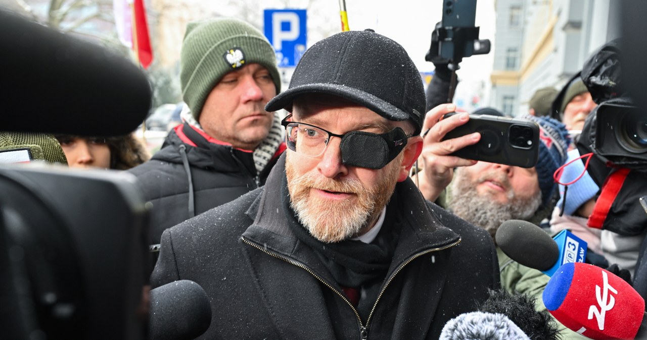 Grzegorz Braun stawił się w prokuraturze. Nie usłyszał zarzutów