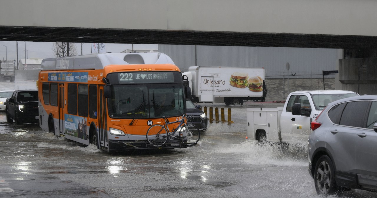 Zimowa burza spadła na wielki stan. Miliony osób w niebezpieczeństwie