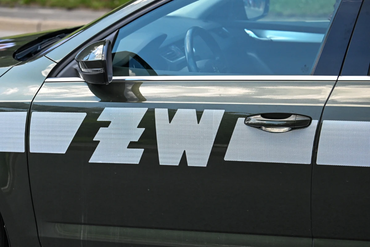 Niewielki bezzałogowy statek powietrzny znaleziono na terenie 2. batalionu zmechanizowanego w Morągu (woj. warmińsko-mazurskie) - podała we wtorek Żandarmeria Wojskowa, która prowadzi dochodzenie w tej sprawie. Ze wstępnych ustaleń wynika, że obiekt nie posiadał cech wojskowych i nie wyrządził szkód.