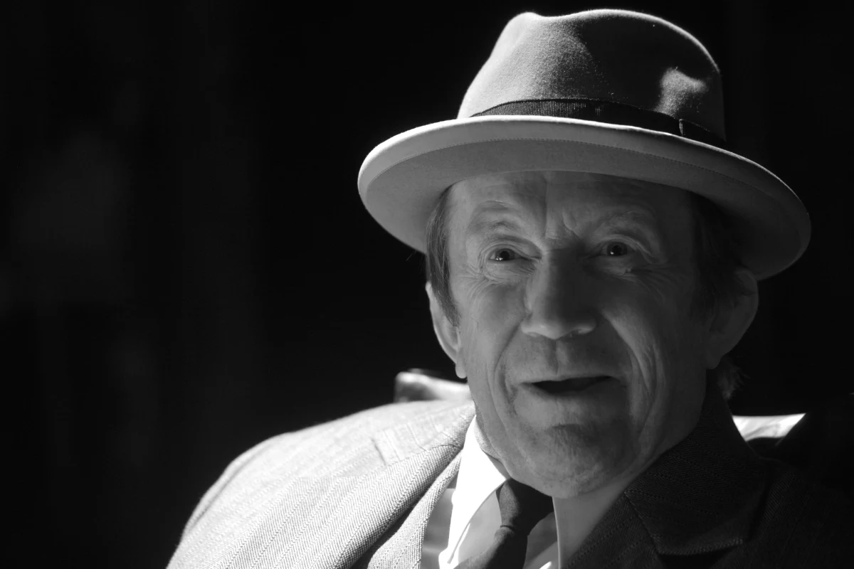 Edward Linde-Lubaszenko - wybitny aktor teatralny i filmowy - zostanie pochowany na Powązkach Wojskowych w Warszawie. Ostatnie pożegnanie artysty odbędzie się 24 lutego. 