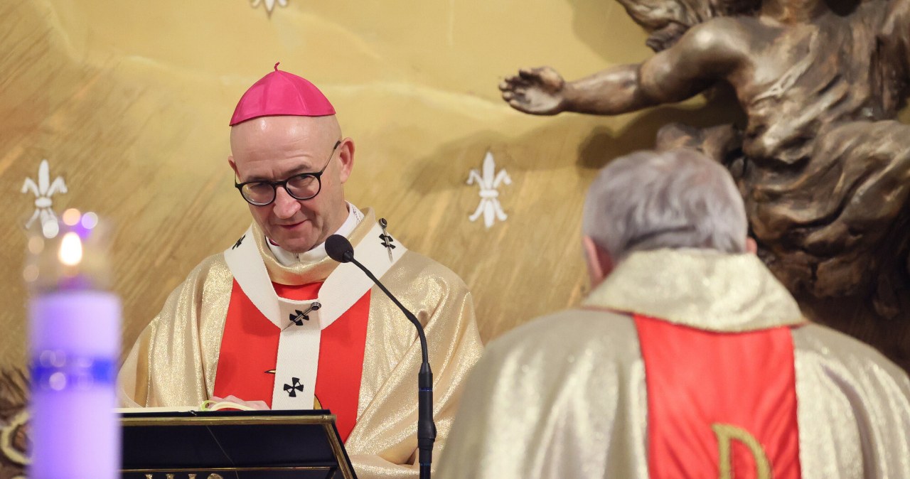 Biskup wezwał wiernych przed Wielkim Postem. Wskazał na media elektroniczne