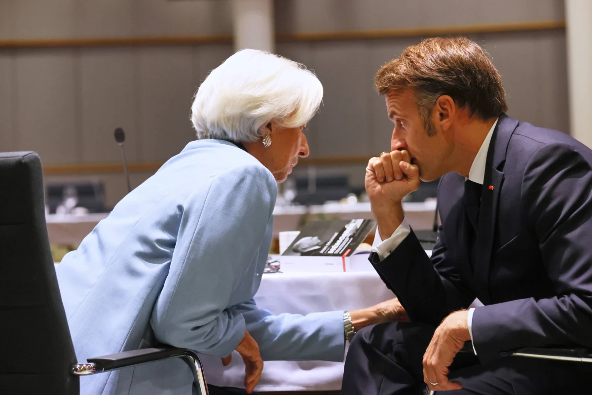 Szefowa Europejskiego Banku Centralnego ma odejść ze stanowiska przed zakończeniem swojej kadencji – podaje „The Financial Times”. Według dziennika Christine Lagarde odejdzie z EBC przed wyborami we Francji, tak by Emmanuel Macron i Friedrich Merz zdążyli wybrać jej następcę.