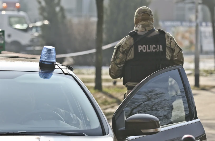 Wielka akcja służb. Kierwiński ogłasza sukces, "międzynarodowe uderzenie"