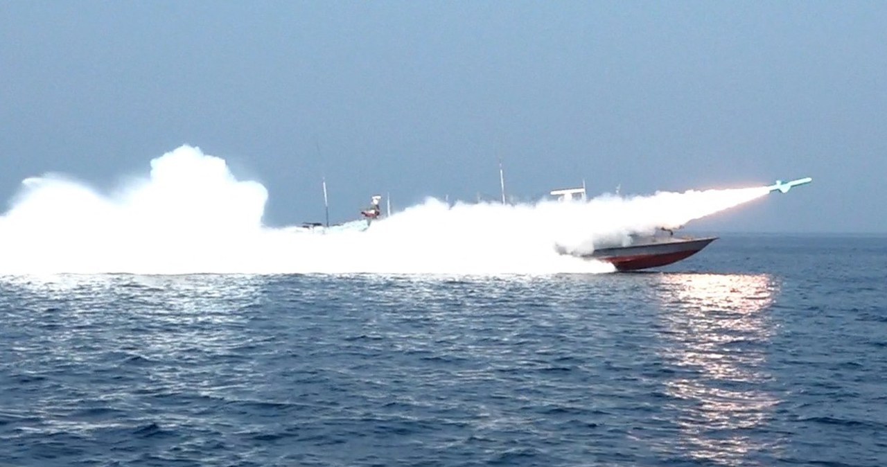 Wspólne manewry Rosji, Iranu i Chin. Celem ćwiczeń zwalczanie terroryzmu morskiego Wspólne manewry Rosji, Iranu i Chin. Celem ćwiczeń zwalczanie terroryzmu morskiego