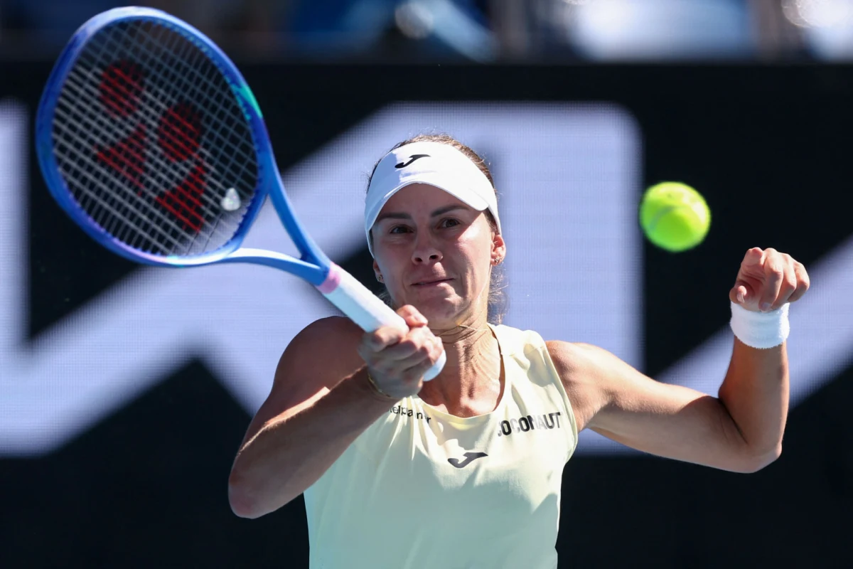 Magda Linette odpadła w 1/8 finału turnieju WTA 1000 w Dubaju. Polka przegrała z rozstawioną z numerem 12. Dunką Clarą Tauson 4:6, 2:6. Z imprezy w Zjednoczonych Emiratach Arabskich wycofało się wcześniej wiele czołowych tenisistek.