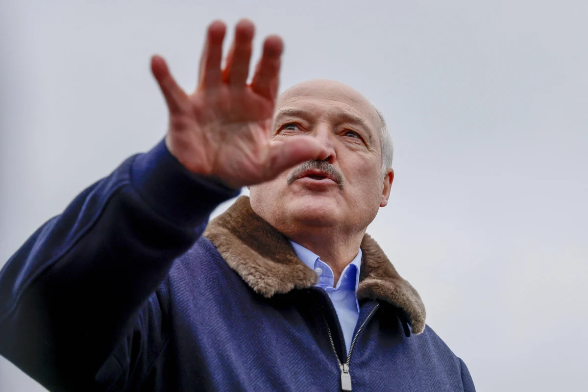 Prezydent Ukrainy Wołodymyr Zełenski podpisał dekret wprowadzający w życie decyzję Rady Bezpieczeństwa Narodowego i Obrony o nałożeniu sankcji na przywódcę Białorusi Alaksandra Łukaszenkę. Jest to związane m.in. z systemem rakietowym średniego zasięgu Oriesznik.