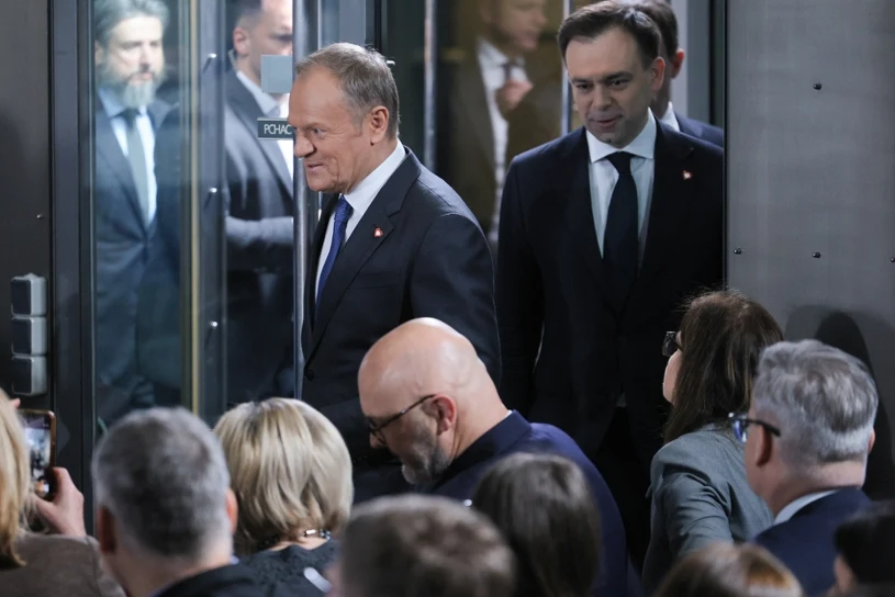Donald Tusk rzuca wyzwanie ministrowi. "Cały świat patrzy na Polskę"