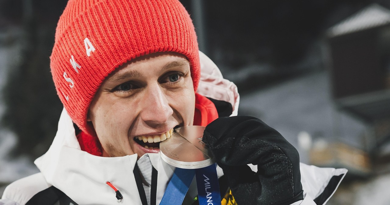 Paweł Wąsek ze srebrem, a to czekało na niego po powrocie do domu