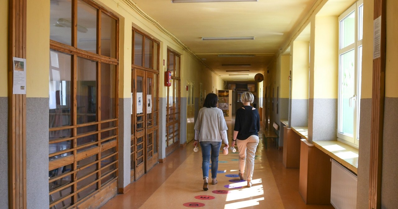 "Coraz więcej dzieci z opiniami". Nauczycielka o kulisach pracy w szkole