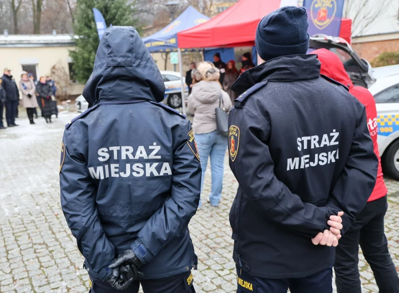 Szczecin i Warszawa szukają strażników miejskich. Zarobki mocno się różnią