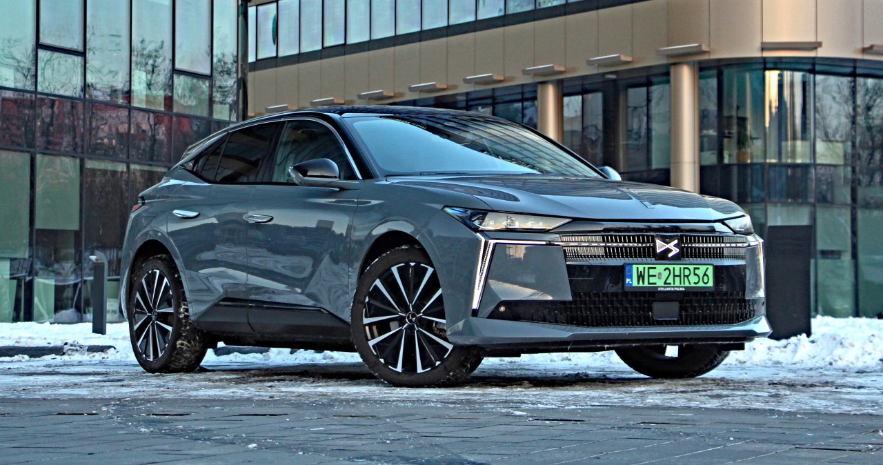 DS No4 E-Tense to oryginalny kompakt, ale w trasie daleko nim nie zajedziesz