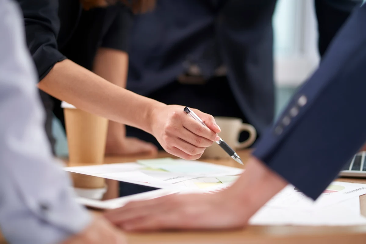 Chińskie władze wzmocniły monitoring "półnagich urzędników". Chodzi o urzędników państwowych, których dzieci przebywają za granicą. Jak pisze dziennik "South China Morning Post", powołując się na źródła, władze w Pekinie zaostrzyły restrykcje wobec tych pracowników administracji. 