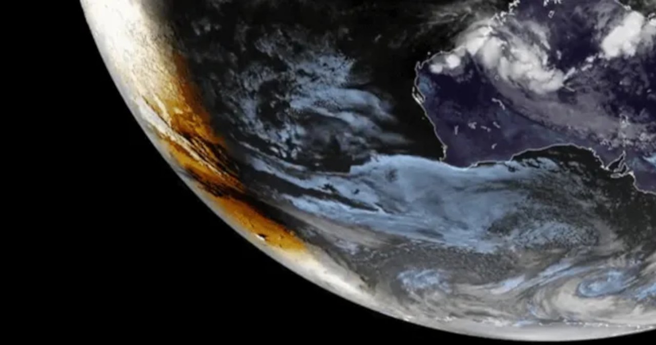 Ziemia na spektakularnych zdjęciach satelitarnych podczas zaćmienia Słońca