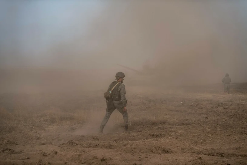 Kusili lukratywnymi posadami, a wysyłali na front. Nowe dane z pola walki