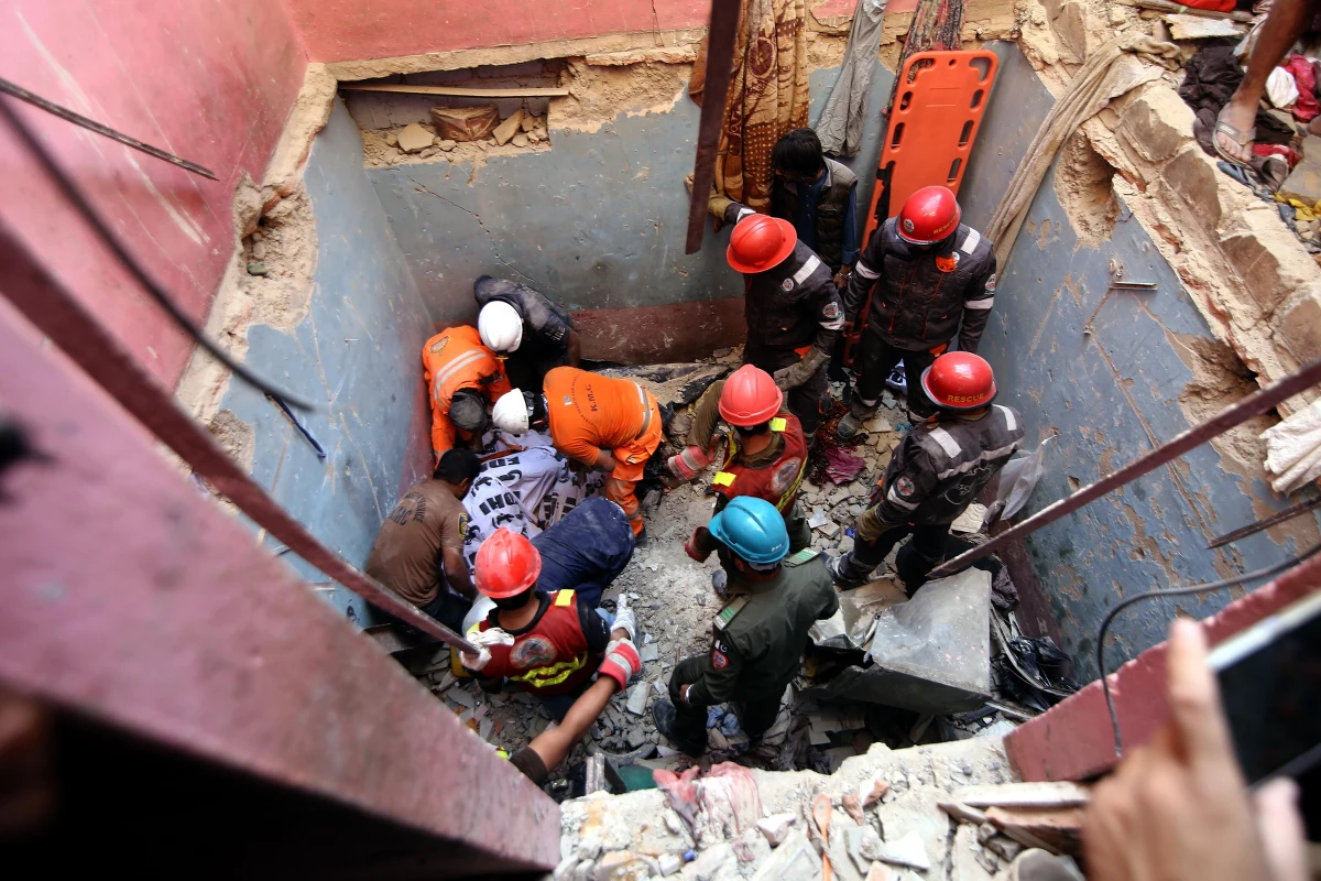 Eksplozja podczas przygotowań do ramadanu w pakistańskim Karaczi. Co najmniej 16 osób, w tym dzieci, zginęło, a 13 zostało rannych w wyniku wybuchu podczas przygotowywania posiłku przez rodziny. Informację potwierdziły lokalne władze, na które powołuje się agencja AFP.