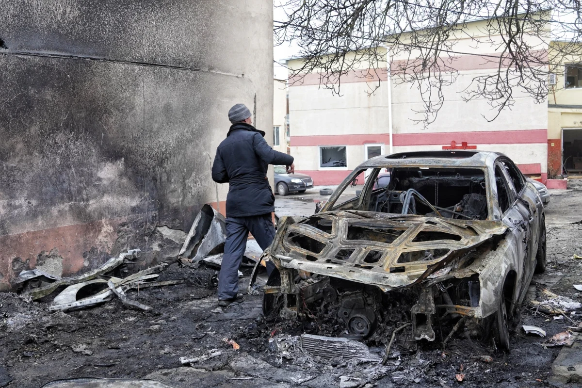 20. pakiet unijnych sankcji na Rosję pod znakiem zapytania. Jak informuje PAP, powołując się na źródła, Grecja, podobnie jak Węgry i Słowacja, uważa, że wciąż daleko jest do zgody w tej sprawie. Problemem są kwestie związane z całkowitym zakazem transportu rosyjskiej ropy morzem. Według Aten uderzy to w operatorów morskich i ubezpieczycieli.