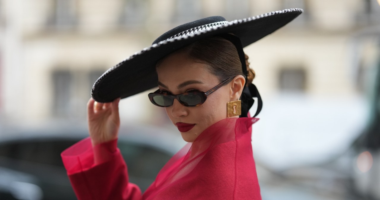 Unikaj tych kolorów w ubraniach. Pozbawiają twarz blasku i dodają lat