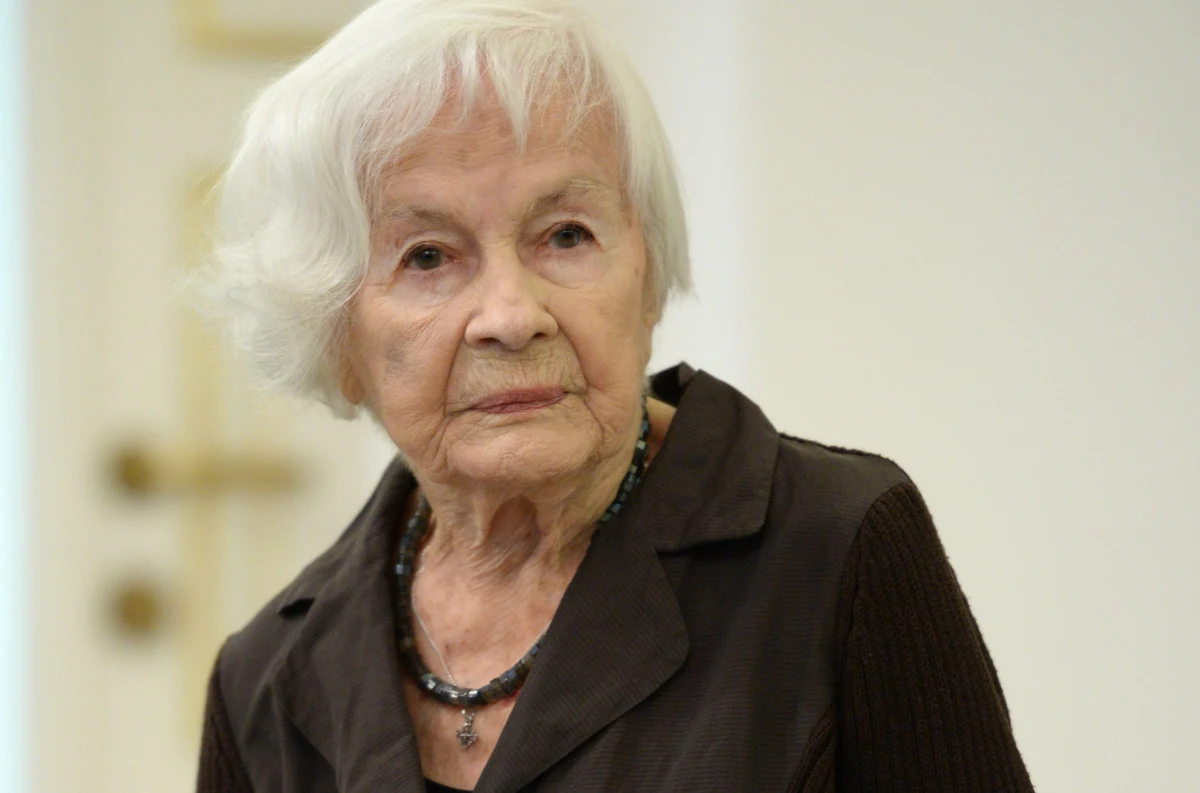 19 lutego 2017 roku zmarła Danuta Szaflarska, jedna z najwybitniejszych polskich aktorek teatralnych i filmowych. Miała 102 lata. Jej życie i dorobek artystyczny to historia polskiej kultury XX i XXI wieku.