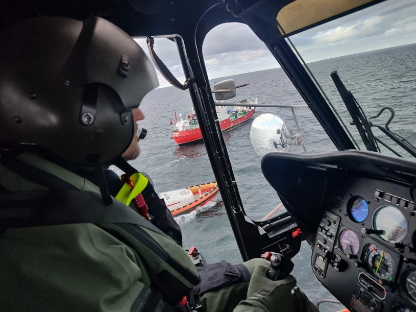 Poderwano śmigłowiec marynarki wojennej. Ewakuacja na Bałtyku