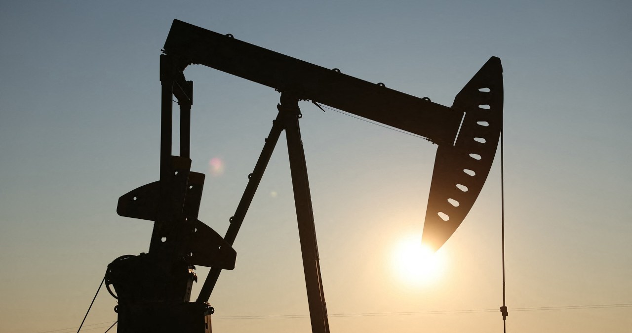 Atak na Iran wisi na włosku, Trump mówi o 10 dniach. Ceny ropy szybują