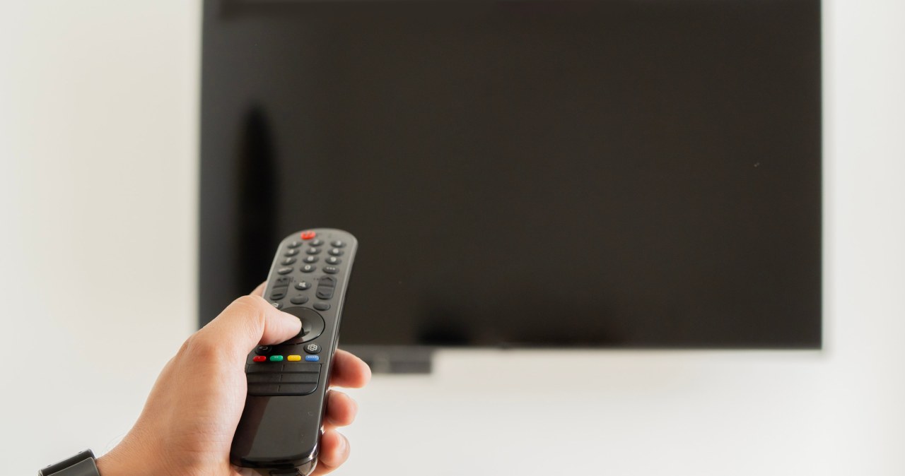 Tak telewizor pożera prąd. Sprawdź, ile tracisz na trybie czuwania