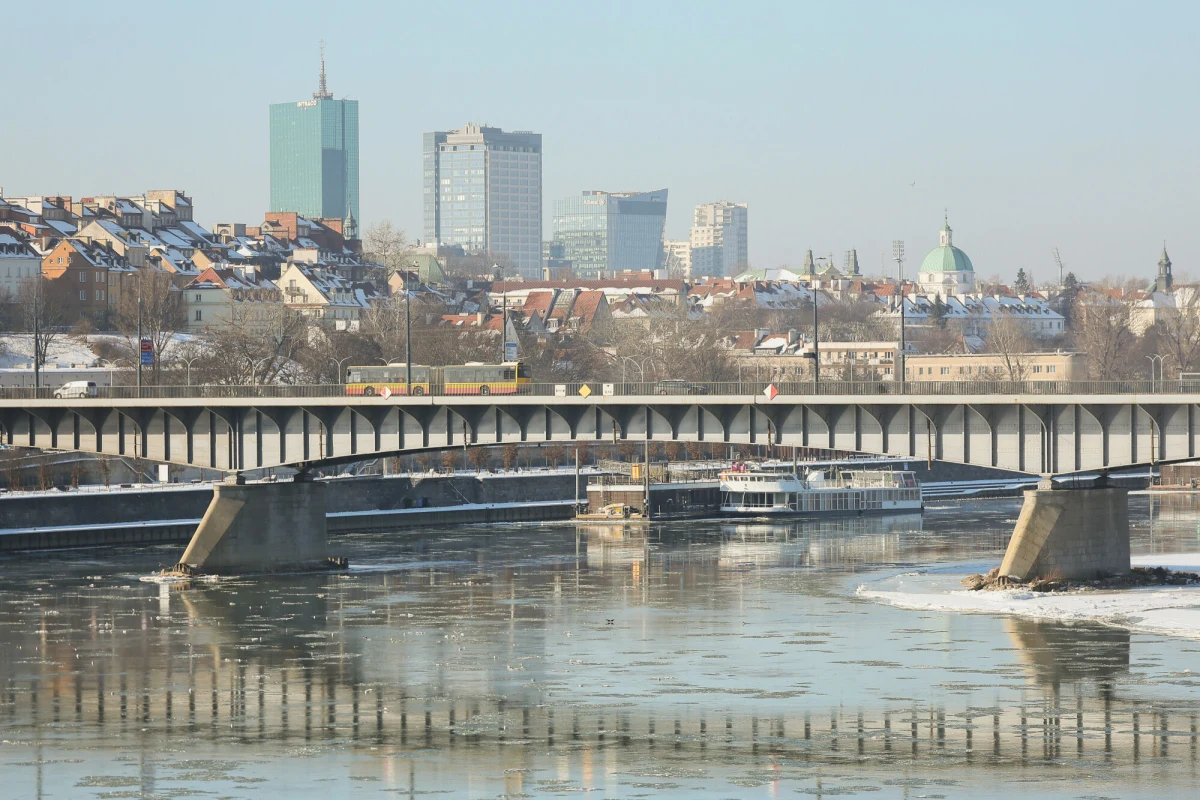 Cztery firmy zgłosiły się do przetargu na nową iluminację Mostu Śląsko-Dąbrowskiego w Warszawie. Zmiany mają być duże i dać drogowcom więcej możliwości sterowania światłem.  
