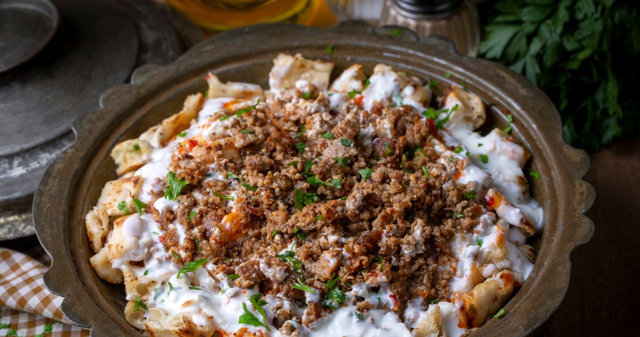 Ten przepis stał się hitem internetu. Makaron po turecku smakuje obłędnie