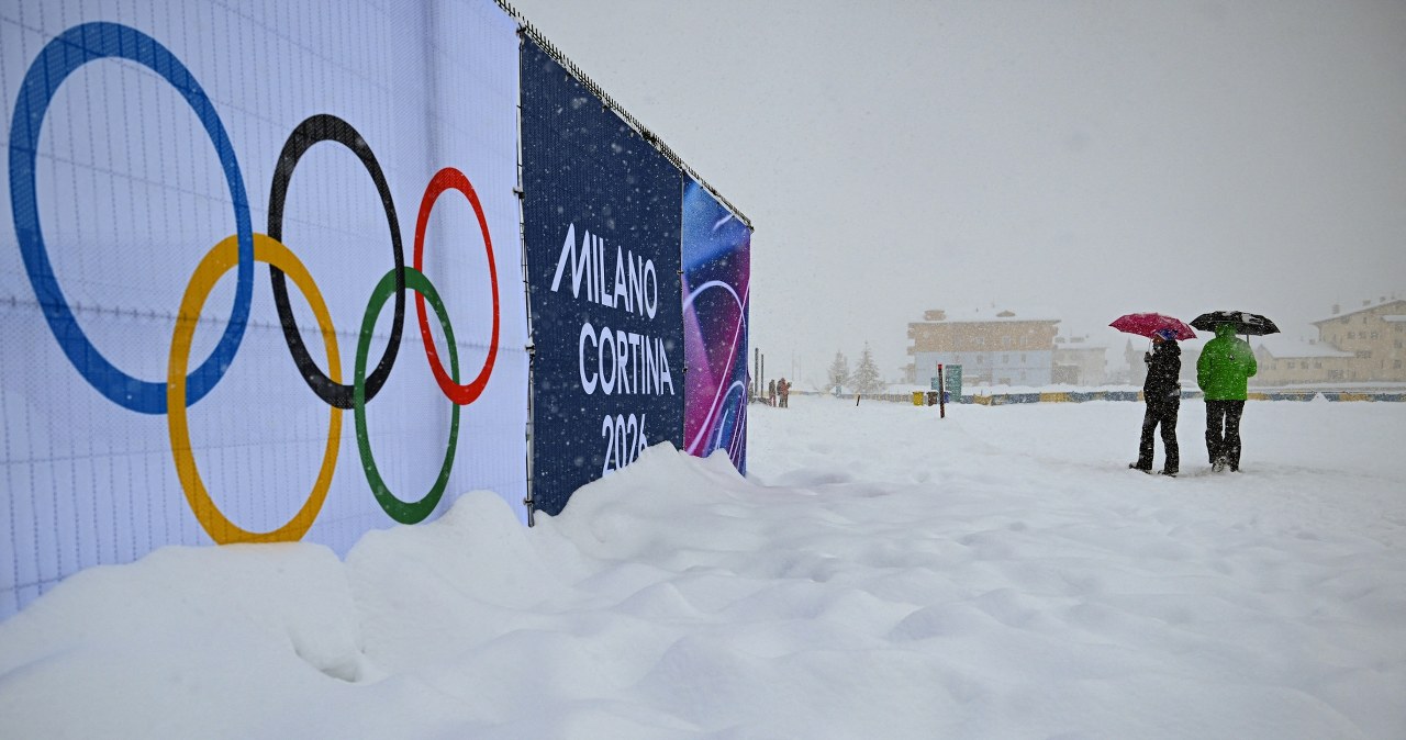 Setki kilometrów, wiele godzin podróży. Sportowcy mają dość igrzysk