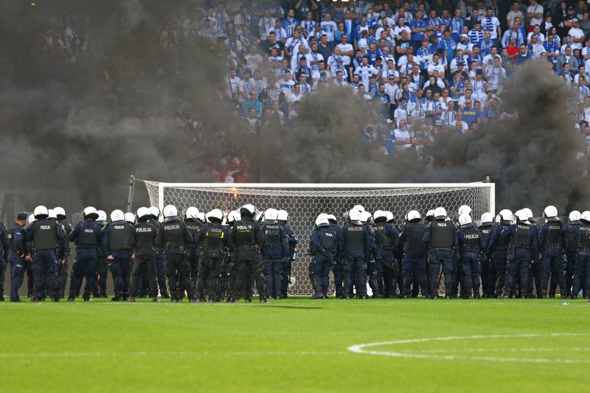 Burdy na stadionach niemal w każdy weekend. Te dane nie pozostawiają złudzeń
