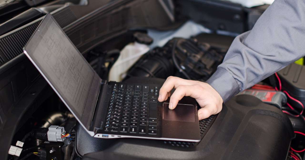 Naprawa tańsza o 90 proc. od wymiany. Zepsuta elektronika w aucie to nie wyrok