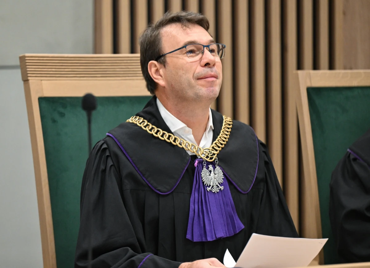 ​Na kary od 6 miesięcy więzienia do roku w zawieszeniu na 2 lata skazał w piątek Sąd Apelacyjny we Wrocławiu 7 osób, w tym policjantów, opiekunów i lekarkę, oskarżonych w sprawie śmierci 25-letniego obywatela Ukrainy Dmytra N. we Wrocławskim Ośrodku Pomocy Osobom Nietrzeźwym. Wyrok jest prawomocny.