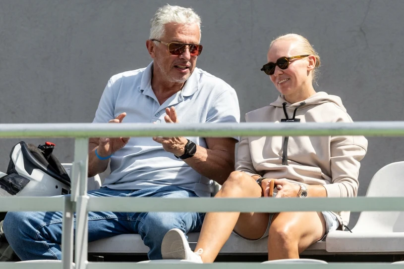 Tak ojciec Świątek potraktował dziennikarza. Jest reakcja. Powiało chłodem