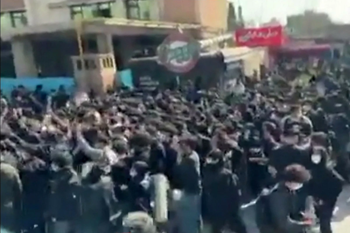 Studenci kilku irańskich uniwersytetów zorganizowali protesty antyrządowe. Były to pierwsze demonstracje na taką skalę od czasu masowych manifestacji w styczniu, które zostały brutalnie stłumione przez władze - informuje BBC.